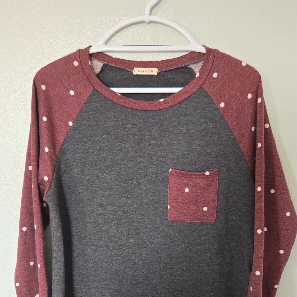 Viamor | Charcoal And Maroon Raglan Sleeves Polka Dot Tee Size Large